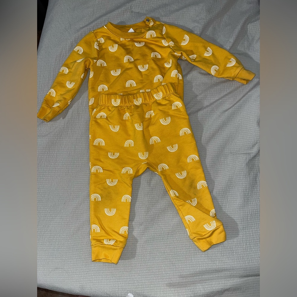 Cat & Jack yellow and rainbow set size 18 months